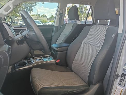 Used 2022 Toyota 4Runner SR5 RWD image 31