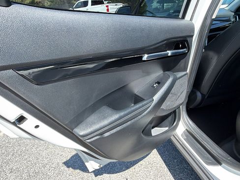 Used 2024 Kia Seltos S FWD image 22