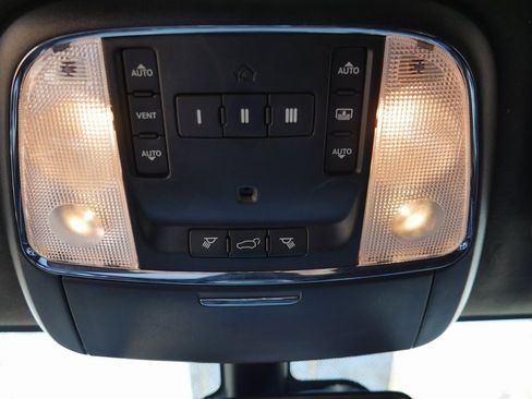 Used 2015 Jeep Grand Cherokee SRT w/ Luxury Group II image 26