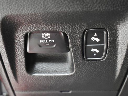 Used 2024 RAM 1500 Laramie image 18