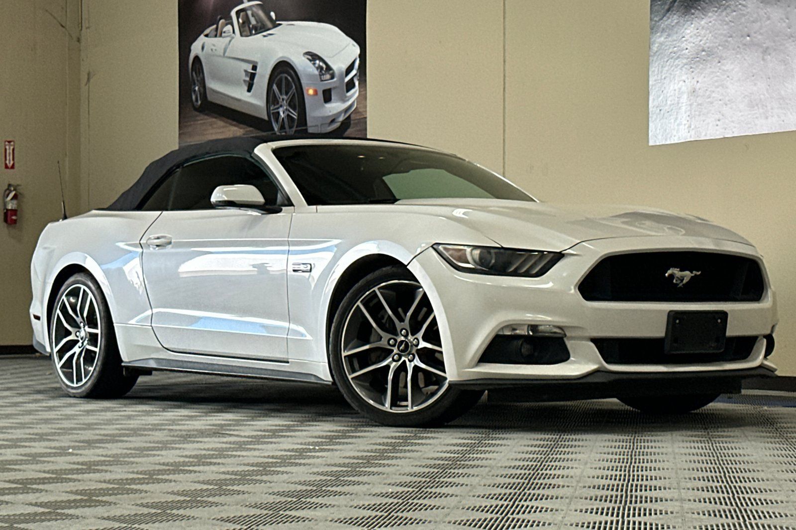 Used 2017 Ford Mustang GT Premium w/ Equipment Group 401A RWD image 10