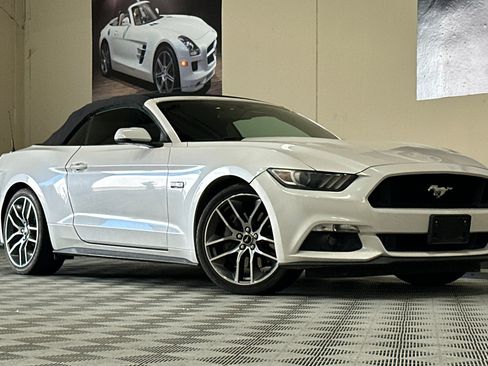 Used 2017 Ford Mustang GT Premium w/ Equipment Group 401A RWD image 10