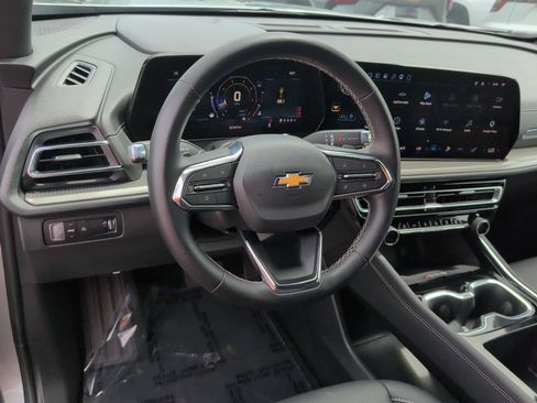 Certified 2026 Chevrolet Traverse LT FWD image 4