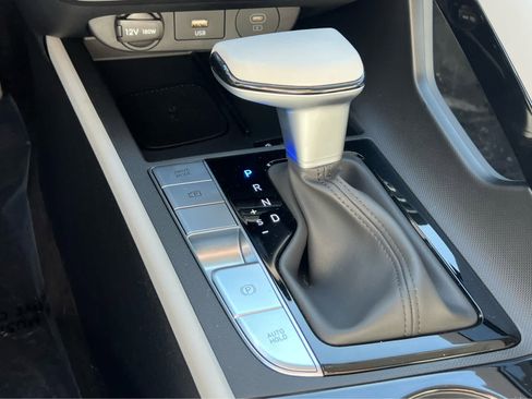 Certified 2026 Hyundai Elantra Limited FWD image 34