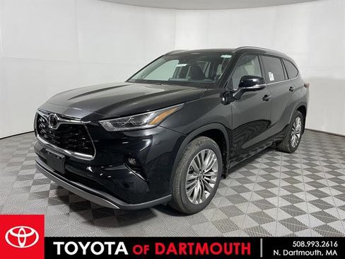New 2026 Toyota Highlander Platinum AWD/4WD image 1