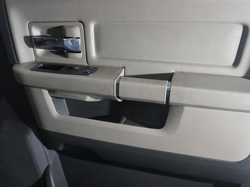 Used 2011 RAM 2500 SLT w/ Protection Group image 19