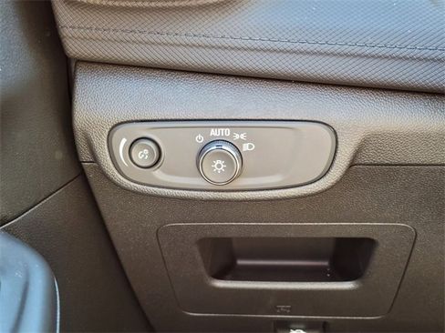 Used 2025 Chevrolet TrailBlazer LT image 38