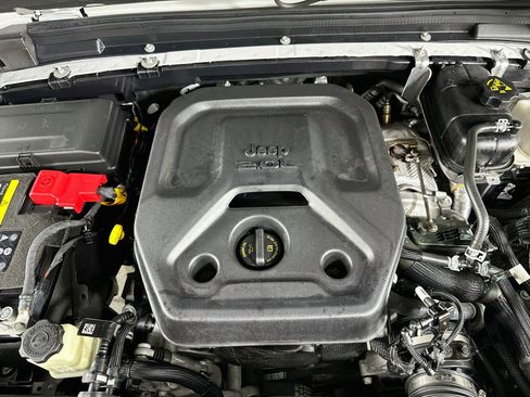 Used 2023 Jeep Wrangler Unlimited w/ Cold Weather Group AWD/4WD image 31