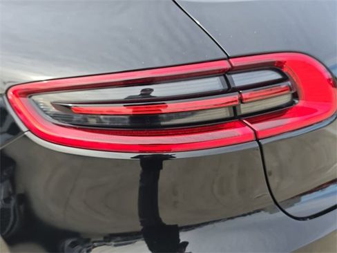 Used 2017 Porsche Macan Base image 37