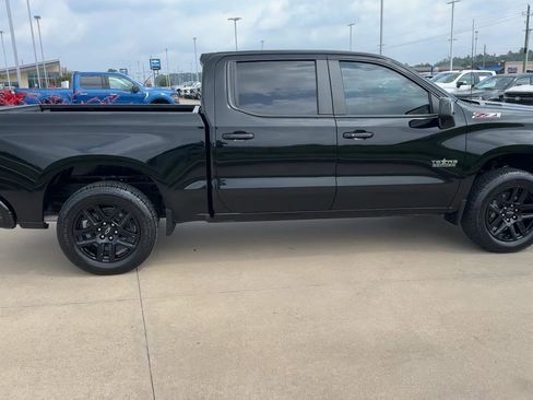 Used 2022 Chevrolet Silverado 1500 RST w/ LPO, Blackout Package AWD/4WD image 2