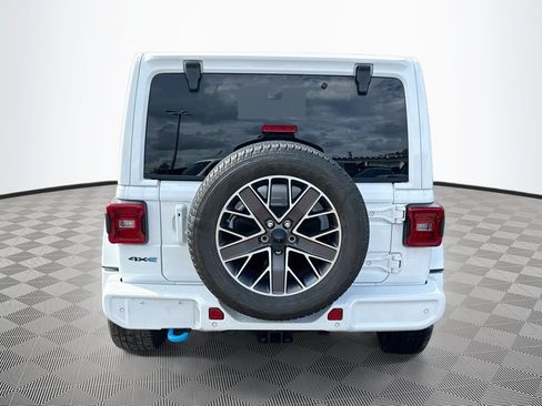 Used 2022 Jeep Wrangler Unlimited Sahara AWD/4WD image 7