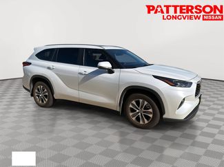 Used 2023 Toyota Highlander XLE FWD video 1