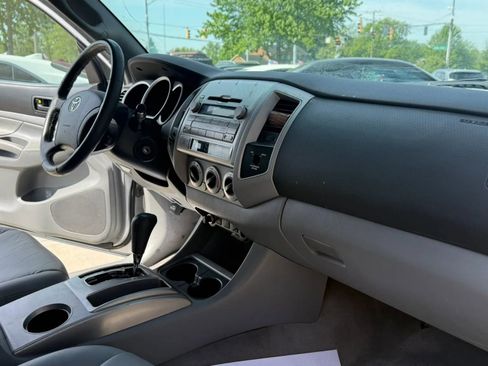 Used 2010 Toyota Tacoma 4x4 Access Cab V6 image 13