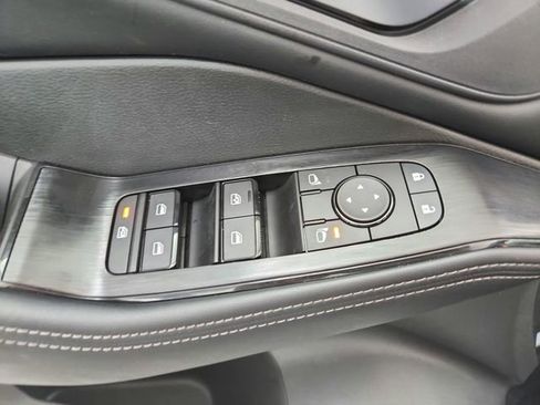 Used 2025 Nissan Rogue SV w/ SV Premium Package FWD image 30