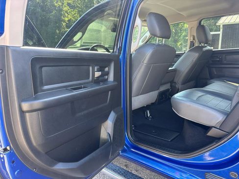 Used 2018 RAM 2500 Tradesman w/ Chrome Appearance Group AWD/4WD image 12