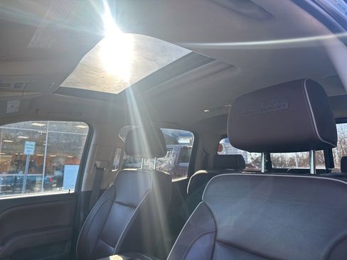 Used 2018 Chevrolet Silverado 1500 High Country image 13