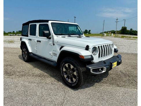 Used 2018 Jeep Wrangler Unlimited Sahara image 6