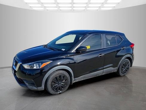 Used 2020 Nissan Kicks S image 6