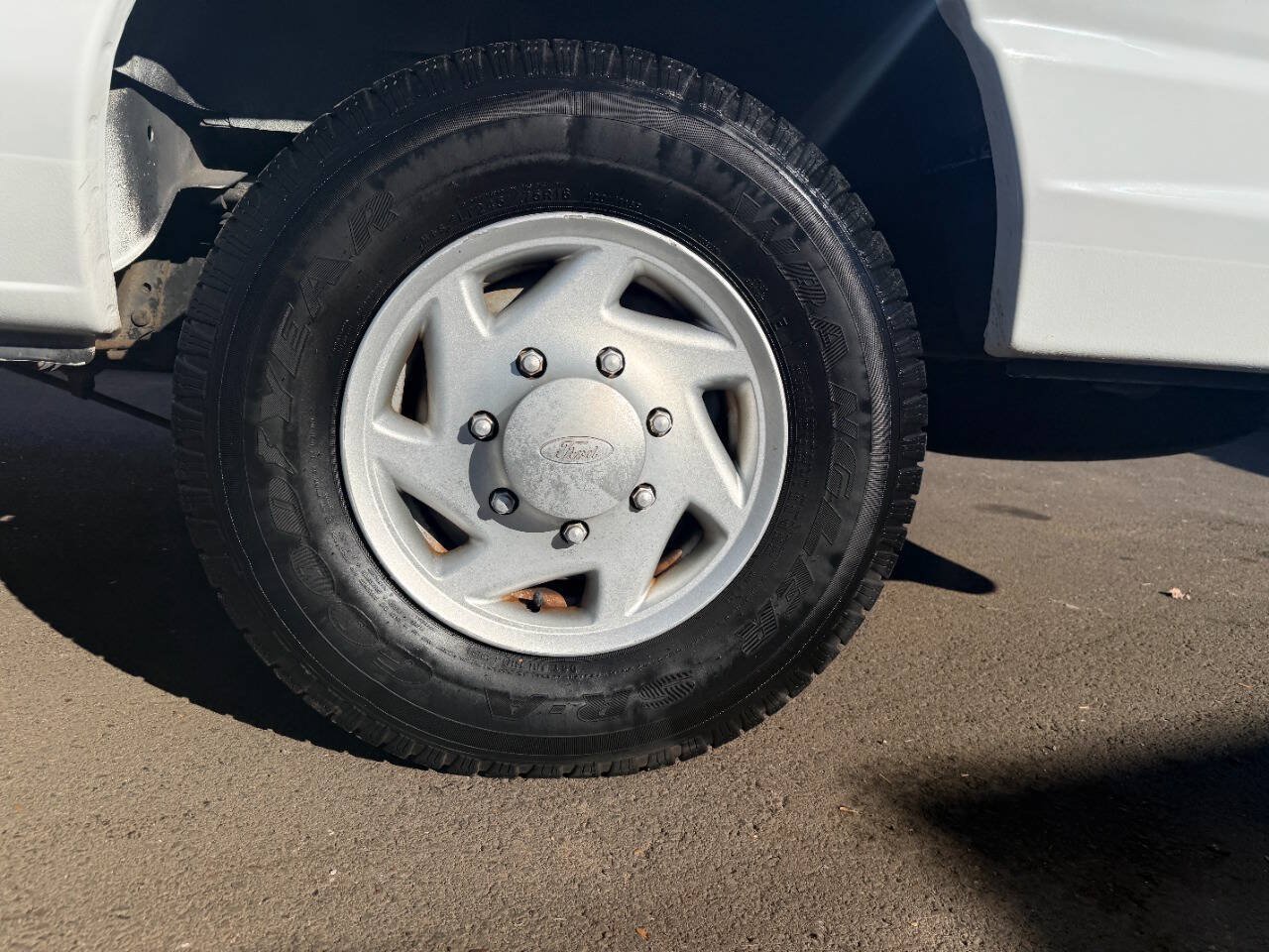 Used 2009 Ford E-350 and Econoline 350 XL RWD image 30