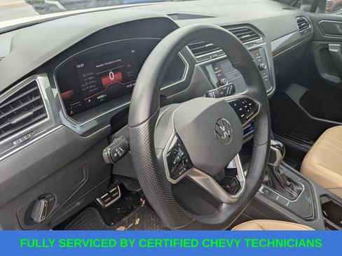 Used 2022 Volkswagen Tiguan SE R-Line image 19