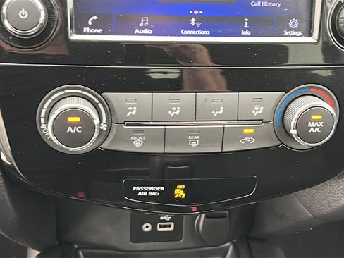 Used 2020 Nissan Rogue S w/ Special Edition Package AWD/4WD image 17