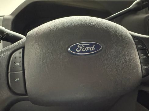 Used 2011 Ford E-150 and Econoline 150 w/ Commercial Cargo Van Pkg image 25