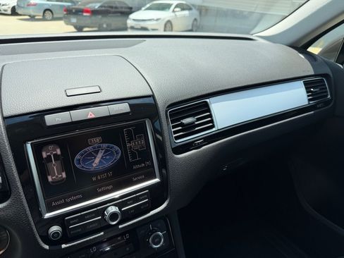 Used 2012 Volkswagen Touareg VR6 AWD/4WD image 15