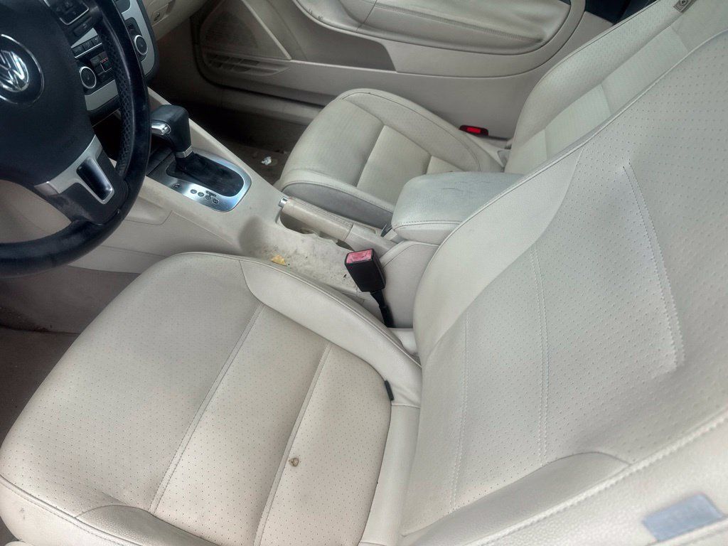 Used 2010 Volkswagen Eos Komfort FWD image 9