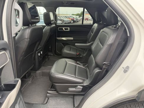 Used 2023 Ford Explorer XLT w/ Equipment Group 202A AWD/4WD image 25