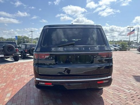 Used 2023 Jeep Wagoneer 2WD image 35
