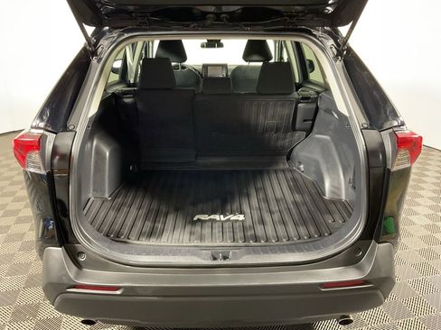 Used 2021 Toyota RAV4 LE image 13