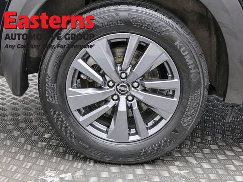 Used 2024 Nissan Pathfinder SV w/ Lighting Package (N92) AWD/4WD image 32