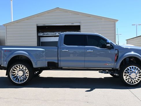 Used 2025 Ford F450 Platinum w/ Platinum Plus Package AWD/4WD image 8