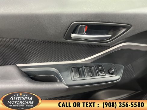 Used 2022 Toyota C-HR XLE FWD image 19