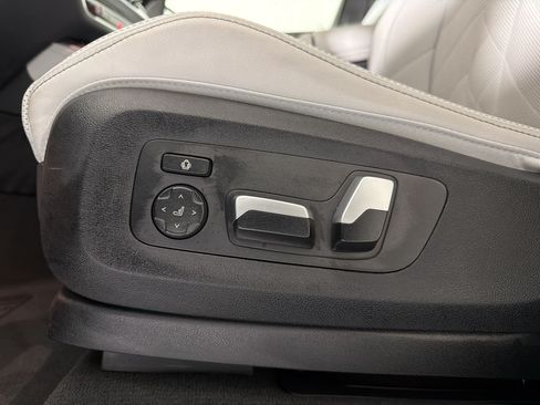 Used 2026 BMW X5 sDrive40i w/ Premium Package RWD image 14