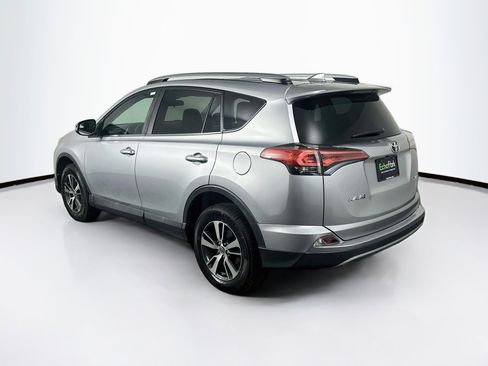 Used 2017 Toyota RAV4 XLE FWD image 5