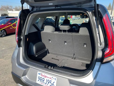 Used 2025 Kia Soul LX w/ LX Technology Package image 29