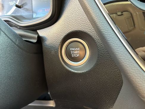Used 2022 Toyota Corolla Cross LE AWD/4WD image 14