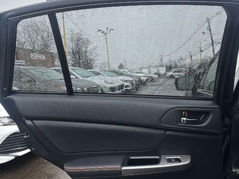 Used 2016 Subaru Crosstrek 2.0i Limited image 16