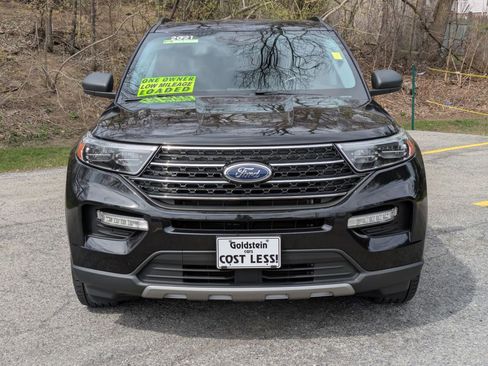 Used 2021 Ford Explorer XLT w/ Equipment Group 202A image 2