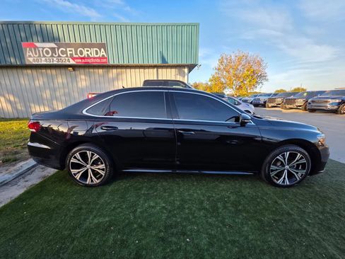 Used 2021 Volkswagen Passat 2.0T SE image 9