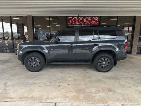 Used 2025 Toyota Land Cruiser image 7