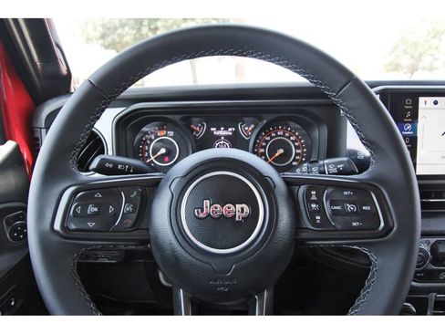 Used 2025 Jeep Wrangler Unlimited Sport AWD/4WD image 16