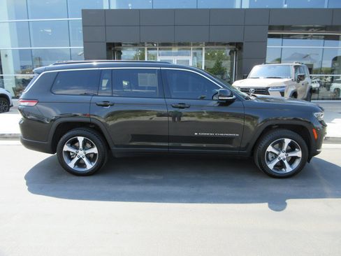 Used 2024 Jeep Grand Cherokee L Limited w/ Trailer Tow Package AWD/4WD image 13
