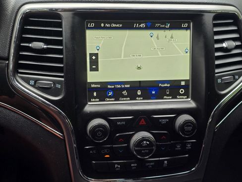 Used 2018 Jeep Grand Cherokee Trailhawk AWD/4WD image 31