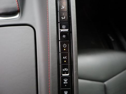 Used 2023 Chevrolet Corvette Stingray Premium Conv w/ Z51 Performance Package image 26