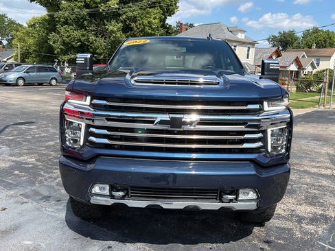 Used 2022 Chevrolet Silverado 2500 High Country w/ Safety Package II AWD/4WD image 2