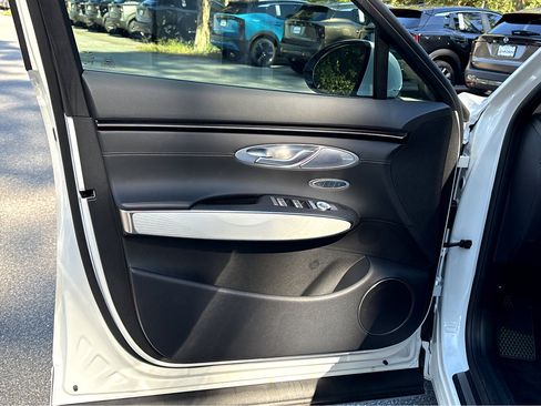 New 2026 Genesis GV70 2.5T Advanced image 22