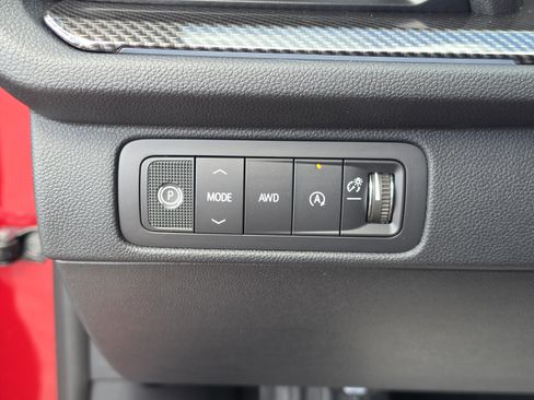 New 2027 Chevrolet Traverse Z71 w/ Enhanced Driving Package AWD/4WD image 36