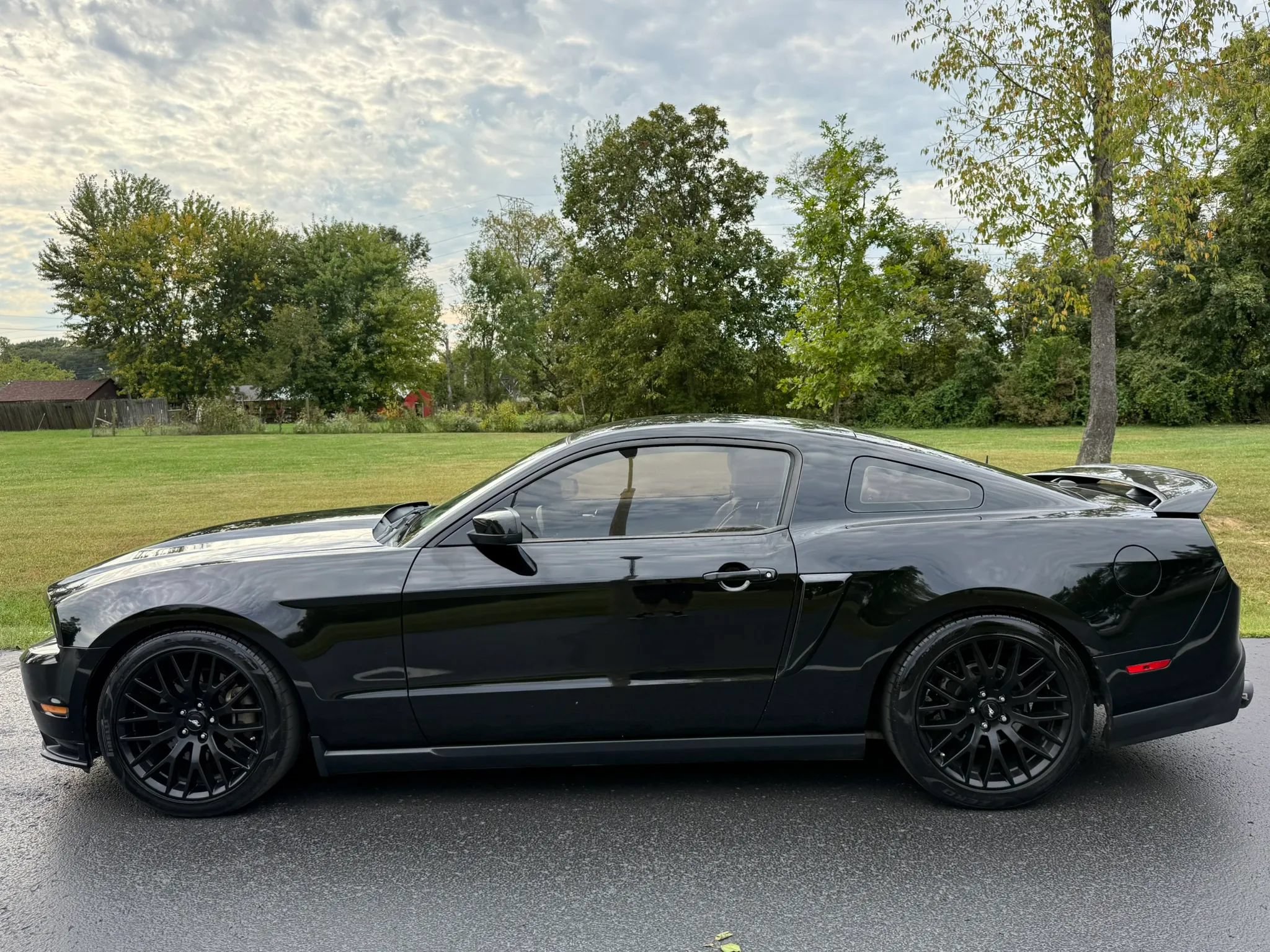 Used 2012 Ford Mustang GT Premium RWD image 16
